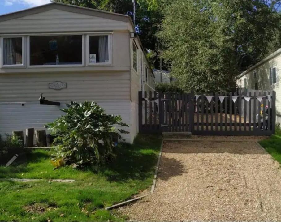 15 Bluebell Lane 호텔 헤이스팅스 외부 사진